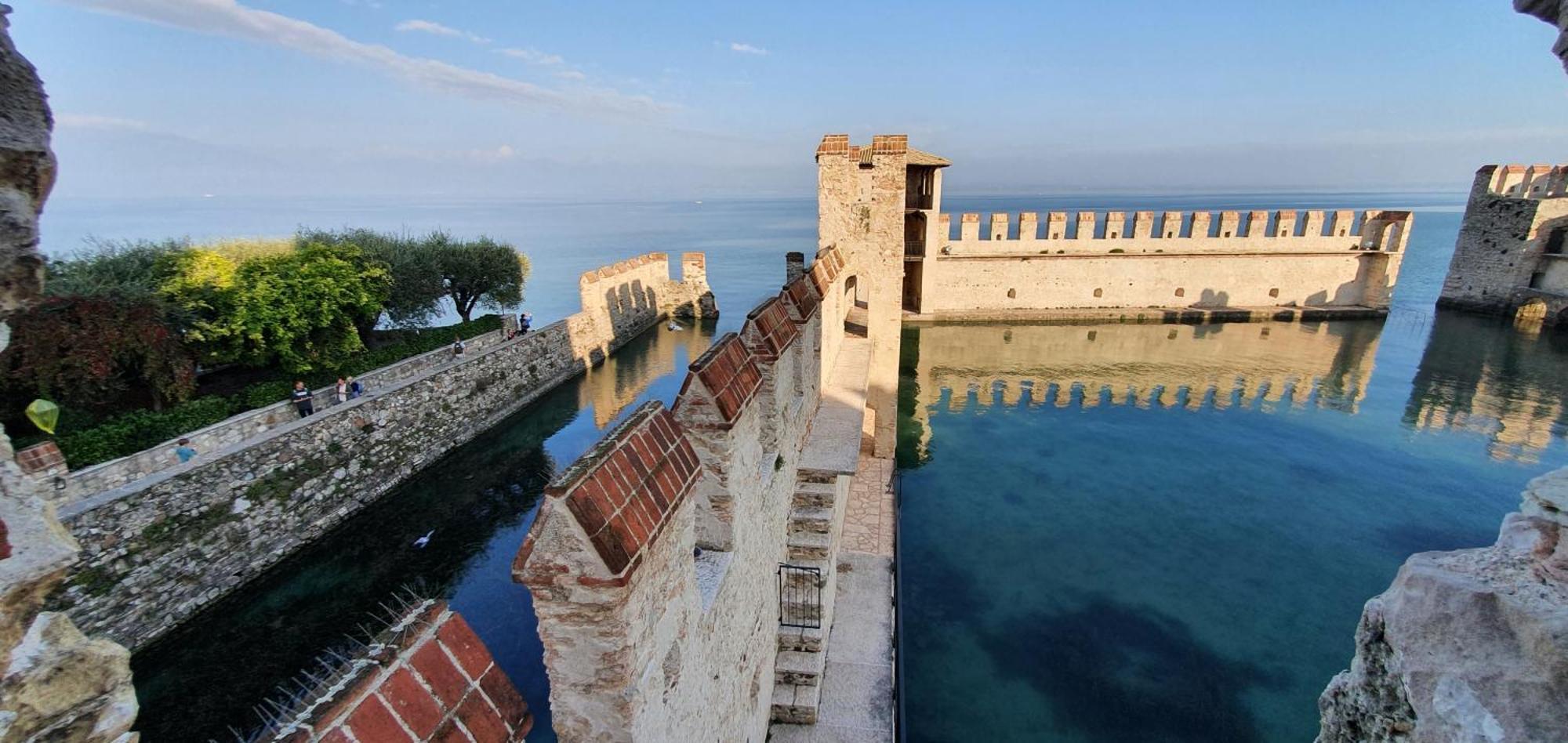 Sirmione4U - Domus By The Castle Lägenhet Exteriör bild