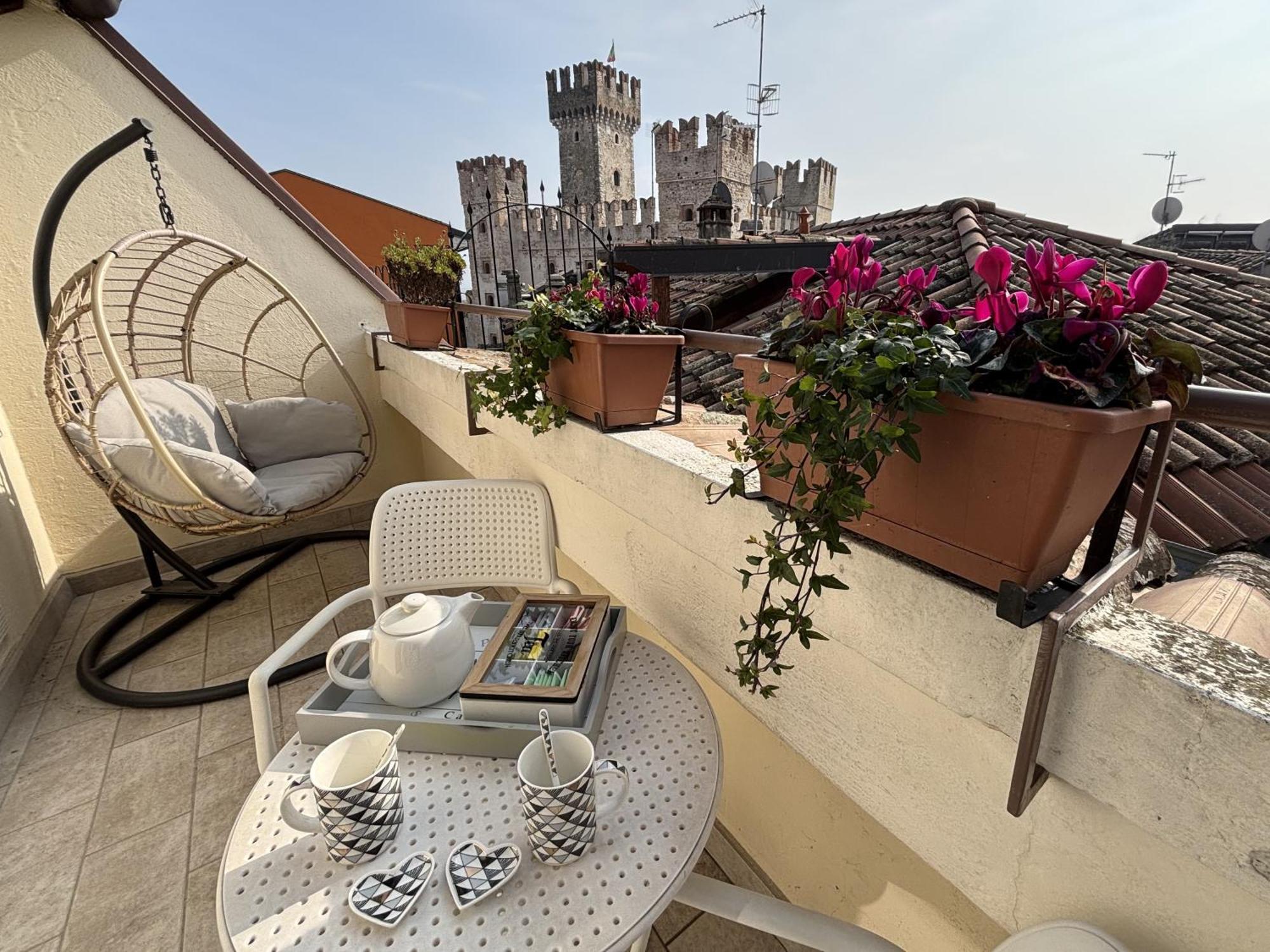 Sirmione4U - Domus By The Castle Lägenhet Exteriör bild